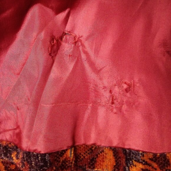 Vintage Denmark's Floral Chenille Tapestry Pattern Wool Cape Cloak - Picture 5 of 8